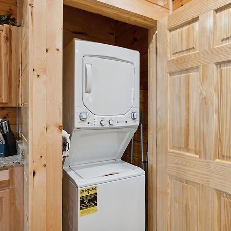 The 3 Bears Is A Newly Built 3 Bedroom Cabin Only 3 Minutes From The Parkway! بيدجن فورج المظهر الخارجي الصورة